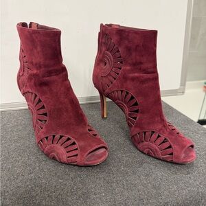 EUC Tory Butch Leyla Suede Peep-Toe Ankle Booties - Burgundy